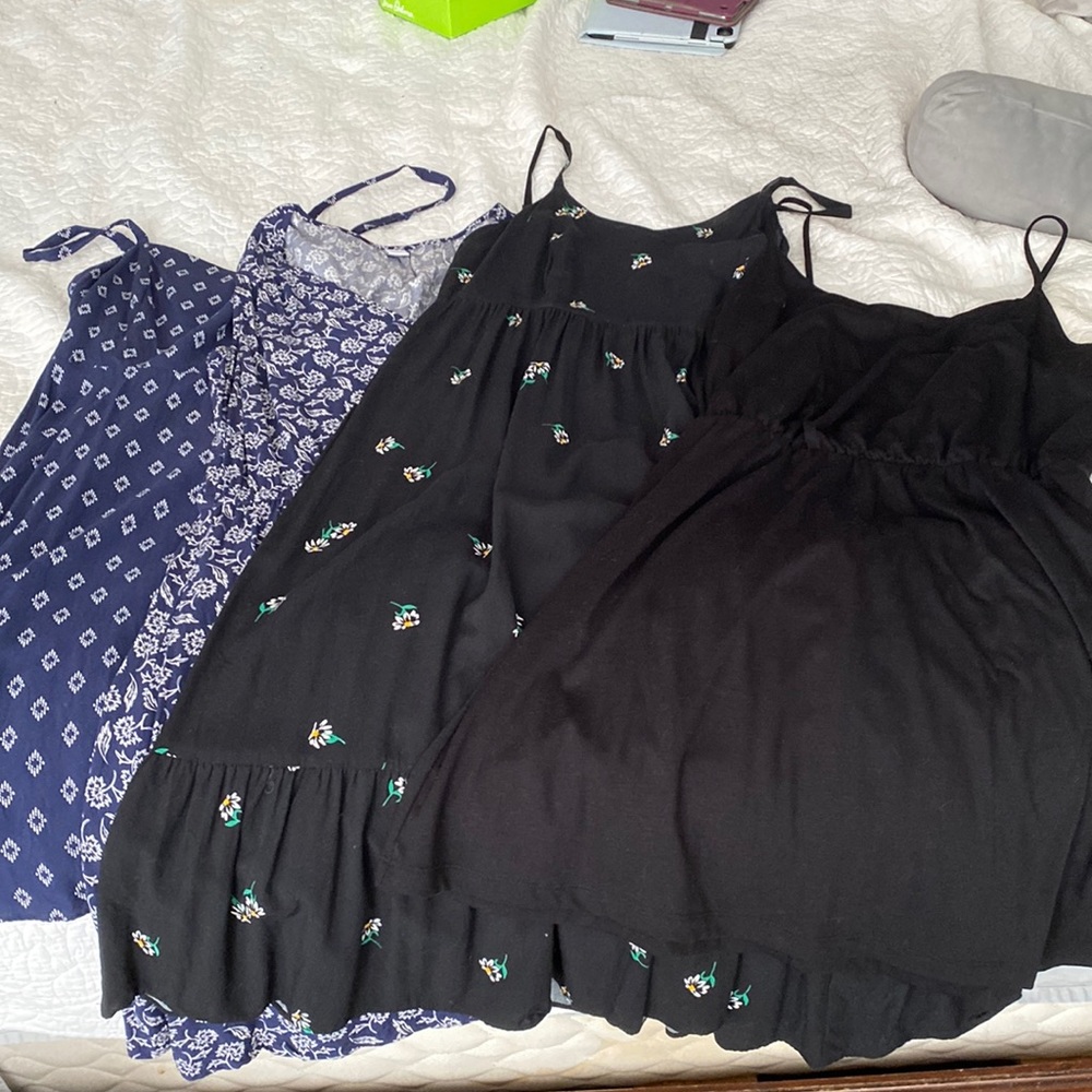 4 Old Navy summer dresses Sz M spaghetti strap adjustable all machine wash. EUC